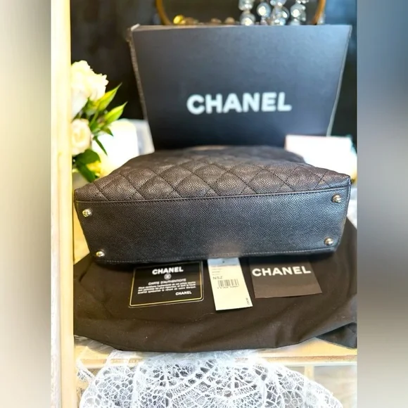 Chanel French Riviera Hobo NWT - Picture 4 of 15